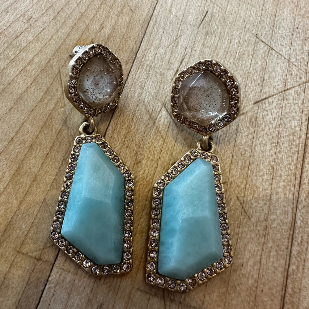 Stone geometric earrings